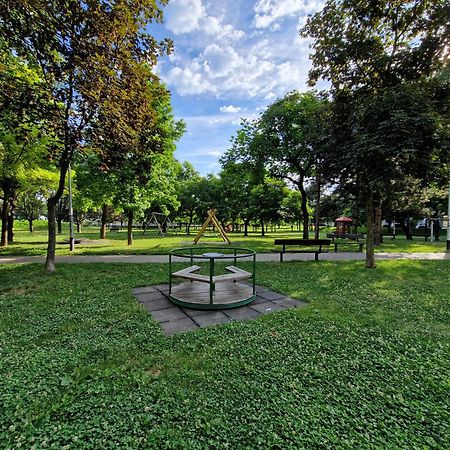 New - Frendly Luxury Apartment Franka Zagreb Bagian luar foto